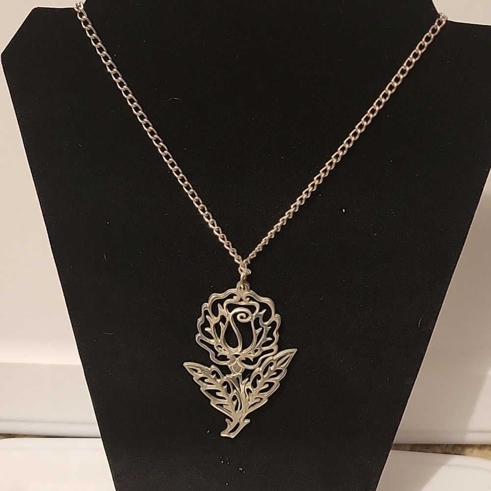 Silver tone pewter rose flower statement necklace- 24 in